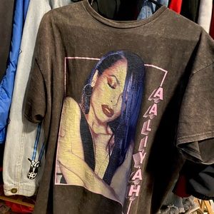 Vintage Style Aaliyah tshirt